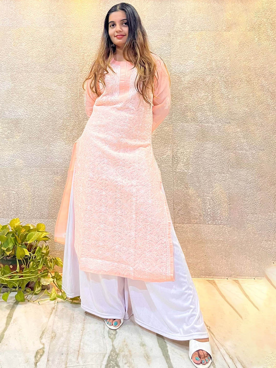 

THE VASILIKI Floral Embroidered Mulmul Cotton Chikankari Straight Kurta, Peach