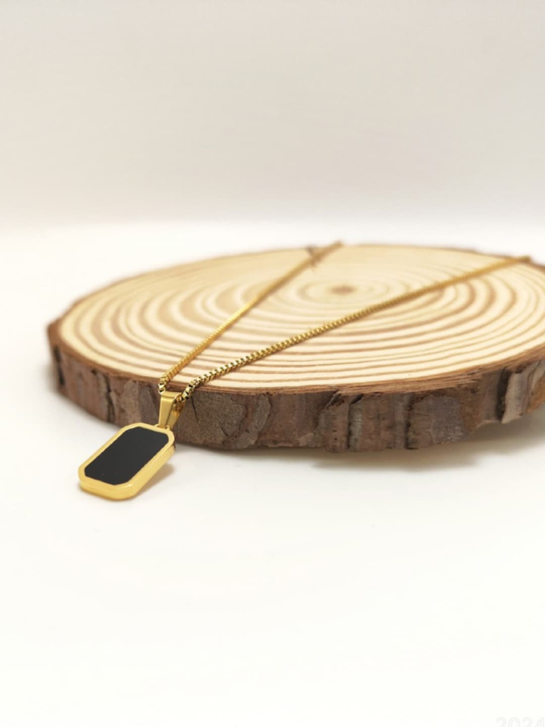 

VAGHBHATT Stainless Steel Stone Studded Rectangle Shape Pendant Chain, Gold