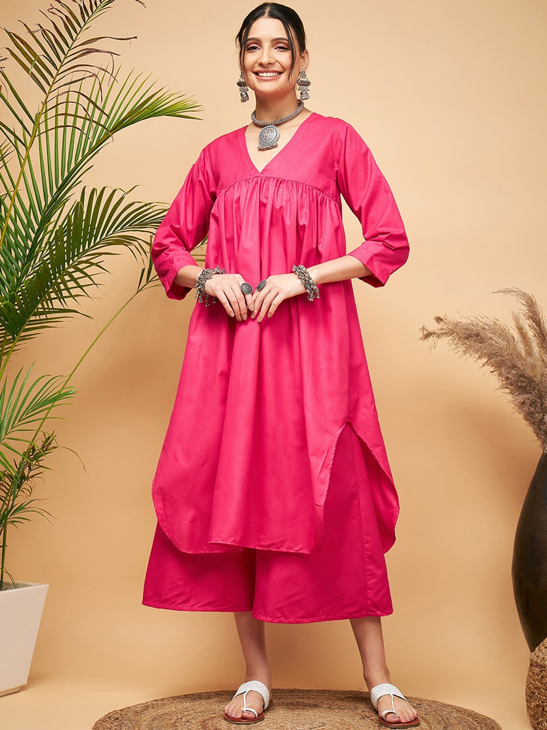 

InWeave Women Flared Sleeves Thread Work Kurta, Pink