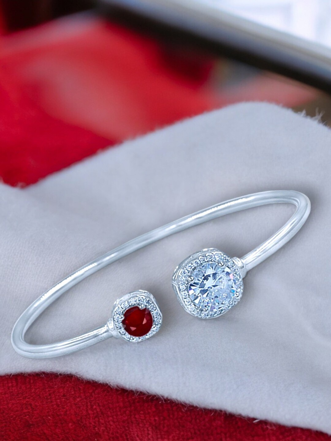 

Taraash 925 Sterling Silver Cubic Zirconia Studded Kada Bangle