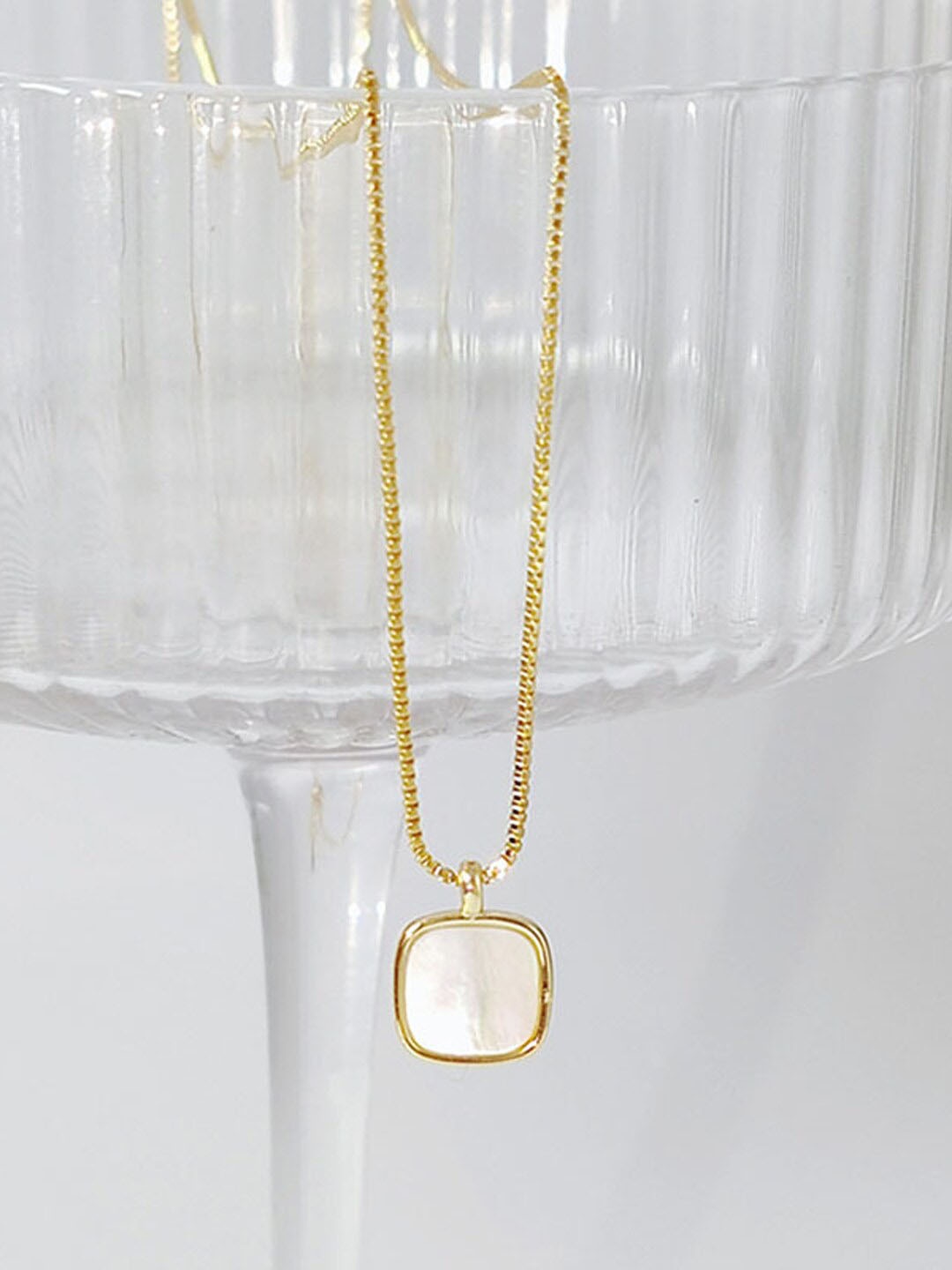 

FIMBUL Stainless Steel Stone Studded Versatile Delicate Square Shape Pendant Chain, Gold