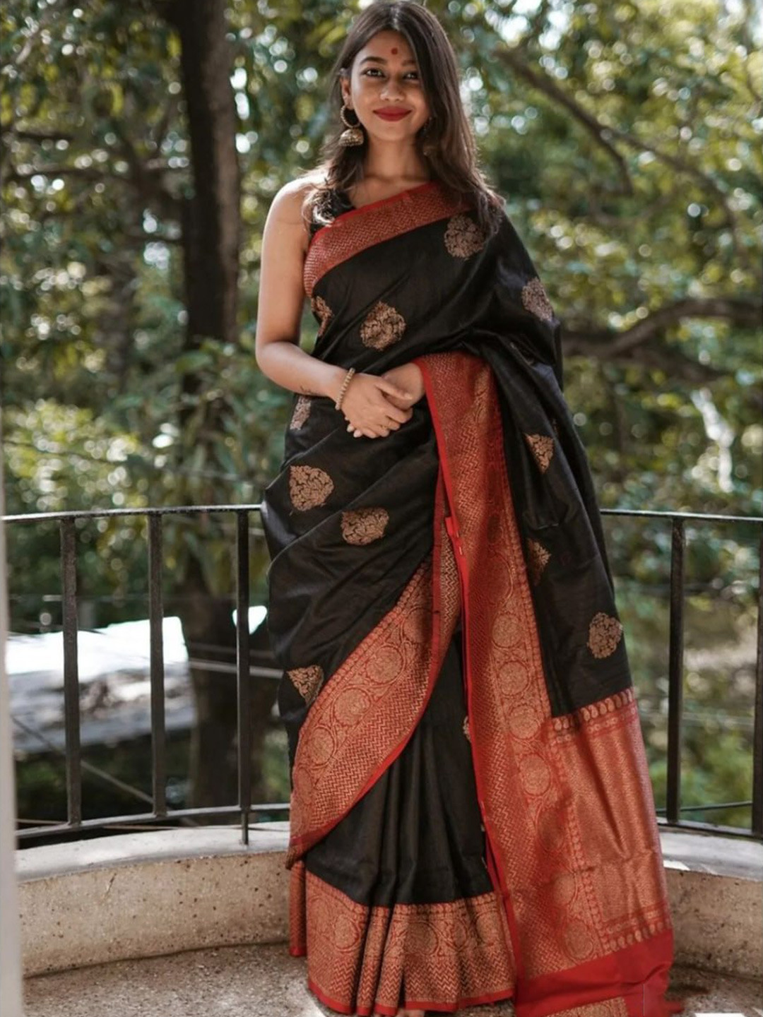 

PAVANPUTRA FAB Ethnic Motifs Woven Design Zari Banarasi Saree, Black