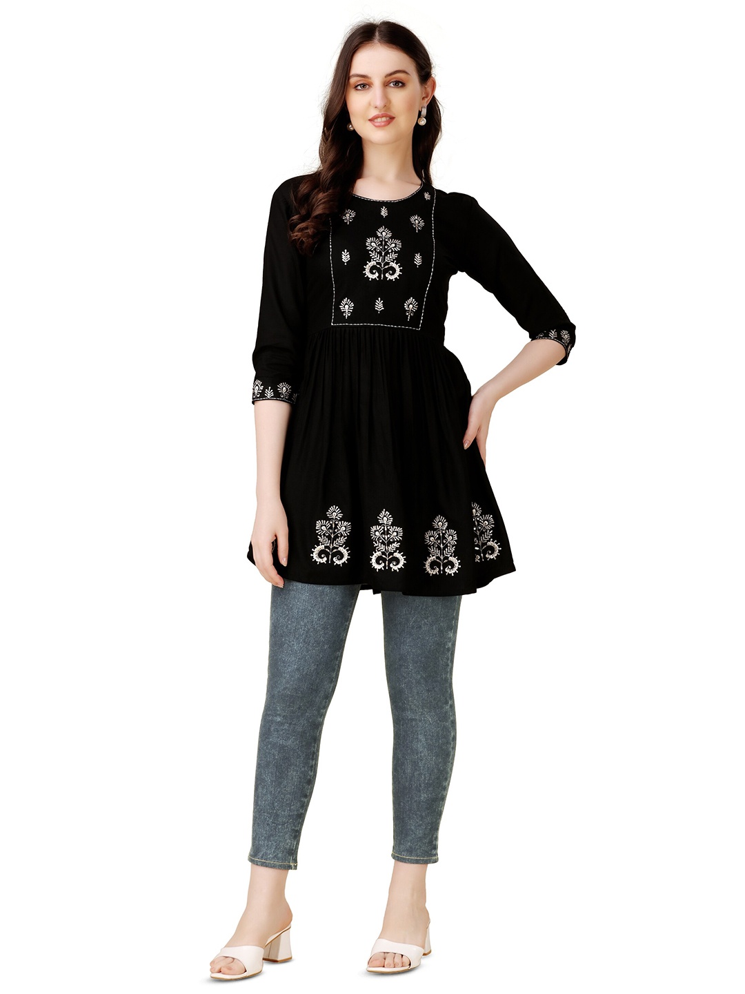 

WILNERCROWN Floral Embroidered A-Line Kurti, Black