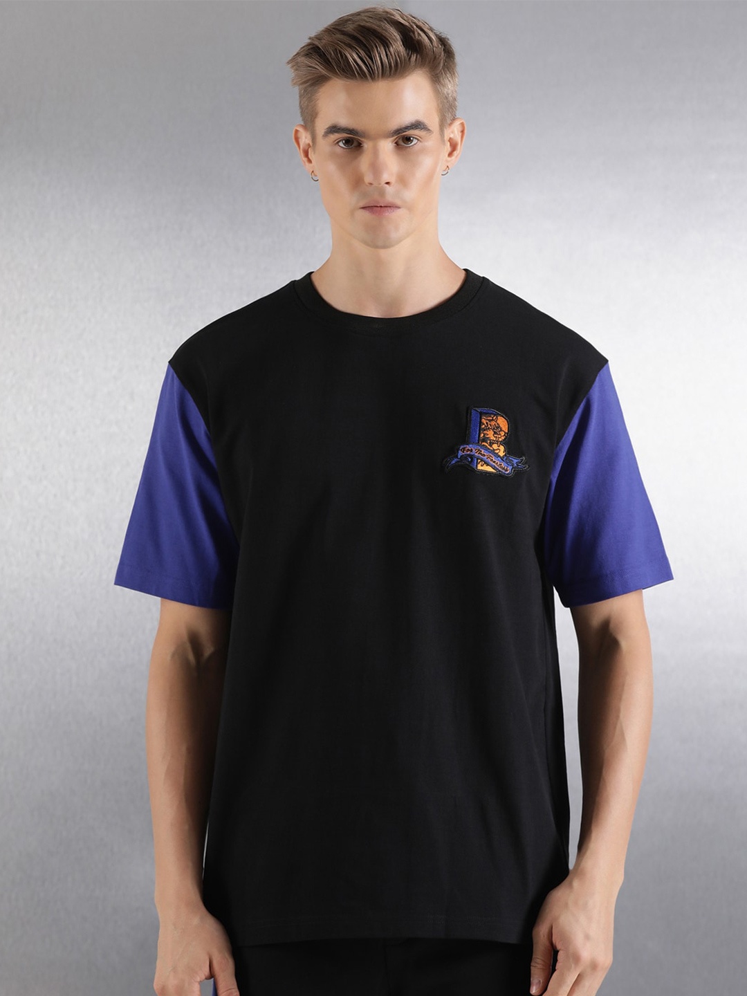 

Breakbounce Colourblocked Round Neck Short Sleeves Cotton Oversized T-shirt, Black