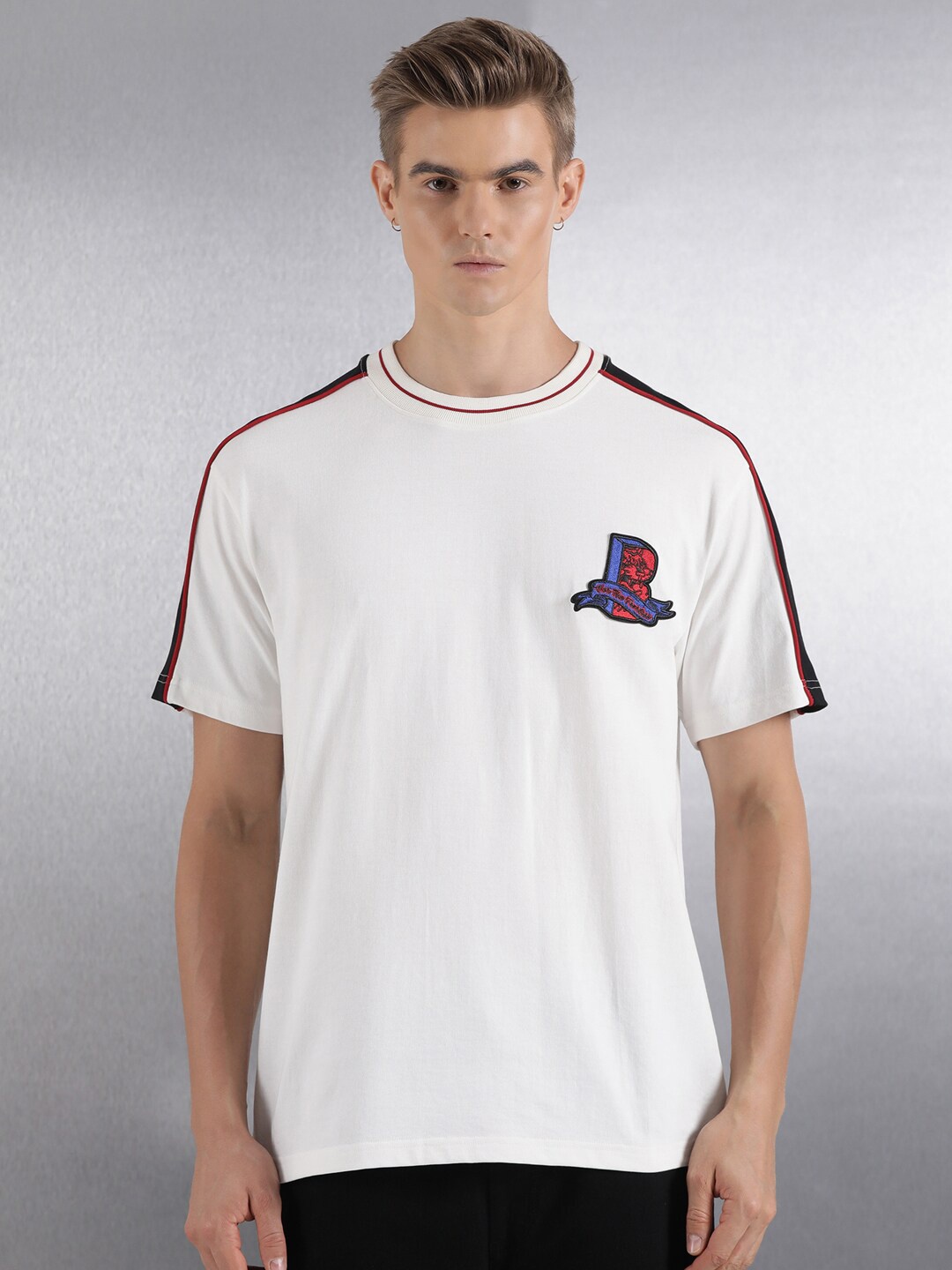 

Breakbounce Round Neck Drop-Shoulder Sleeves Cotton T-shirt, Off white