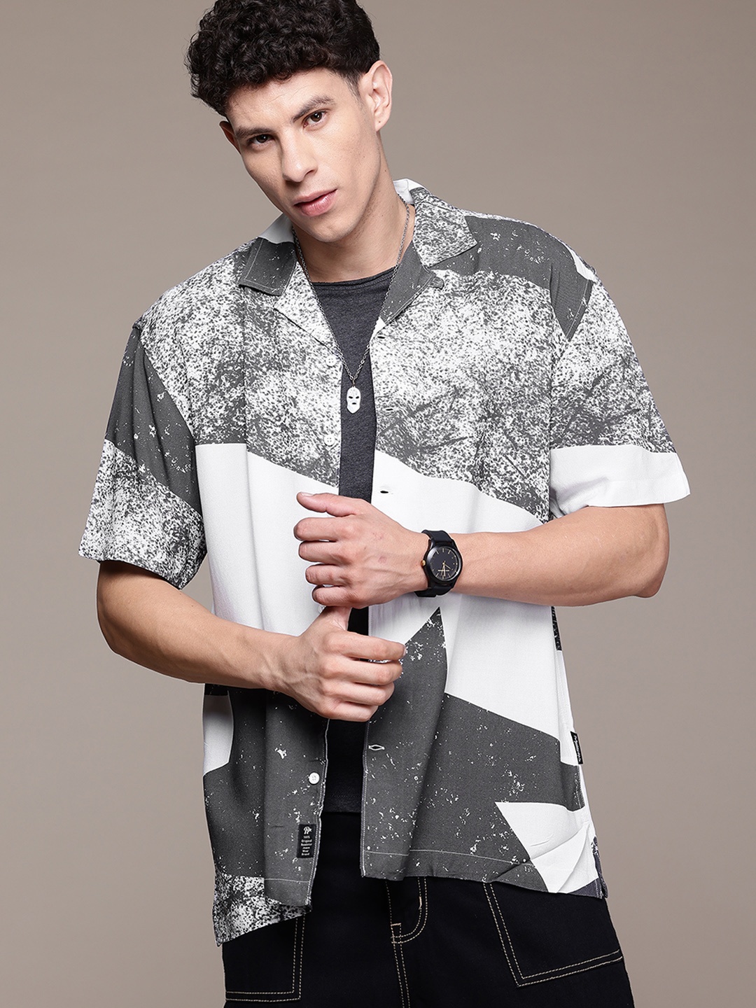 

The Roadster Lifestyle Co. Men Printed Relaxed Casual Shirt, White