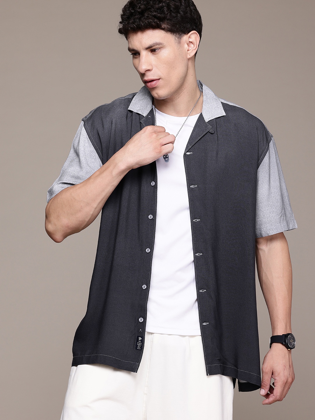 

The Roadster Lifestyle Co. Relaxed Fit Colourblocked Shirt, Navy blue