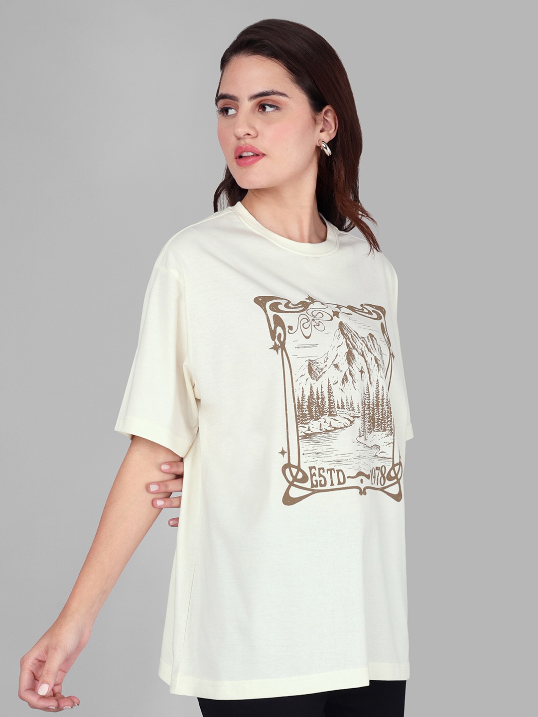 

The Roadster Lifestyle Co Graphic Printed Boxy-Fit Tshirt, Cream