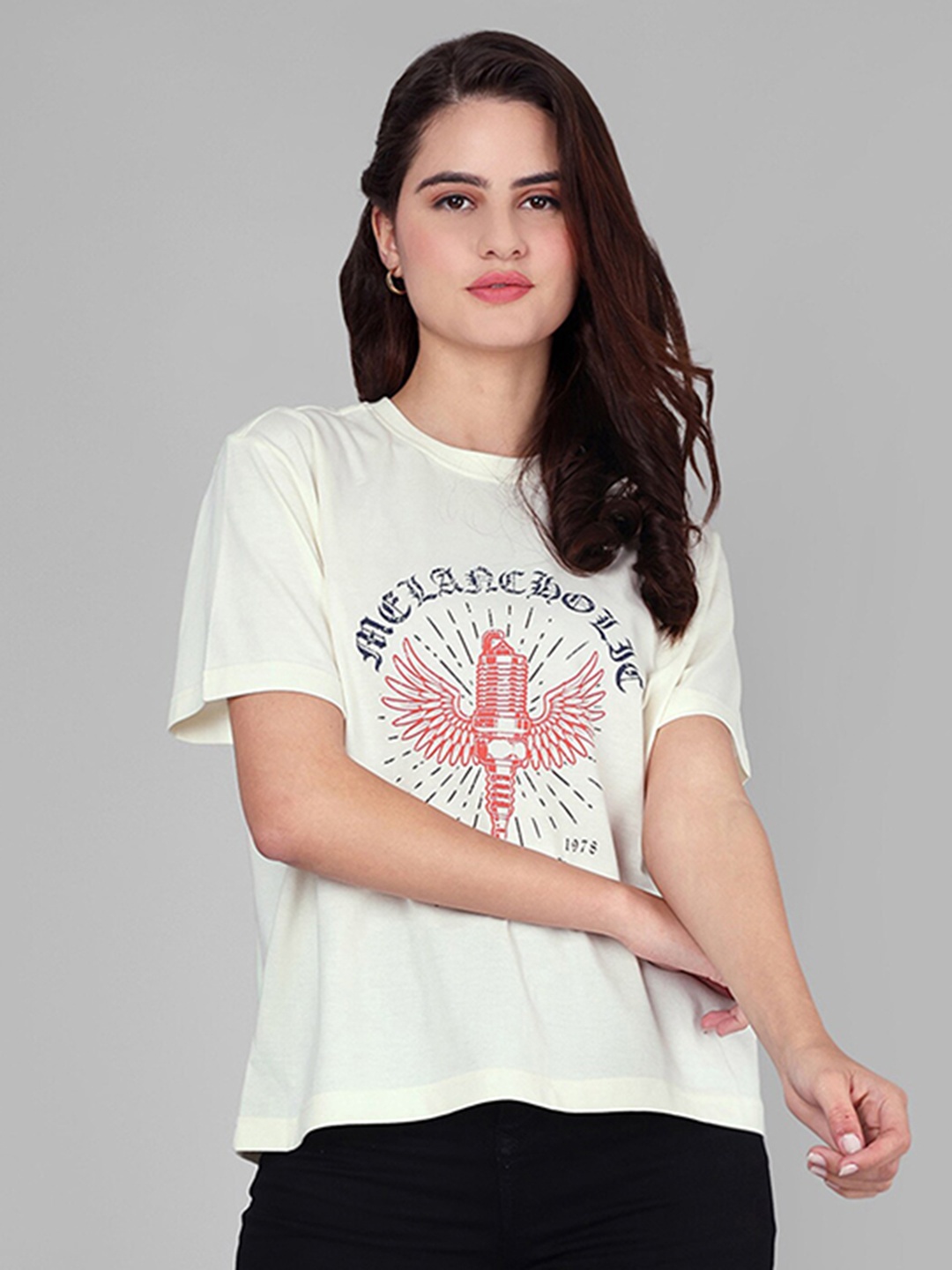 

The Roadster Lifestyle Co Cream Graphic Printed Cotton Boxy-Fit Tshirt