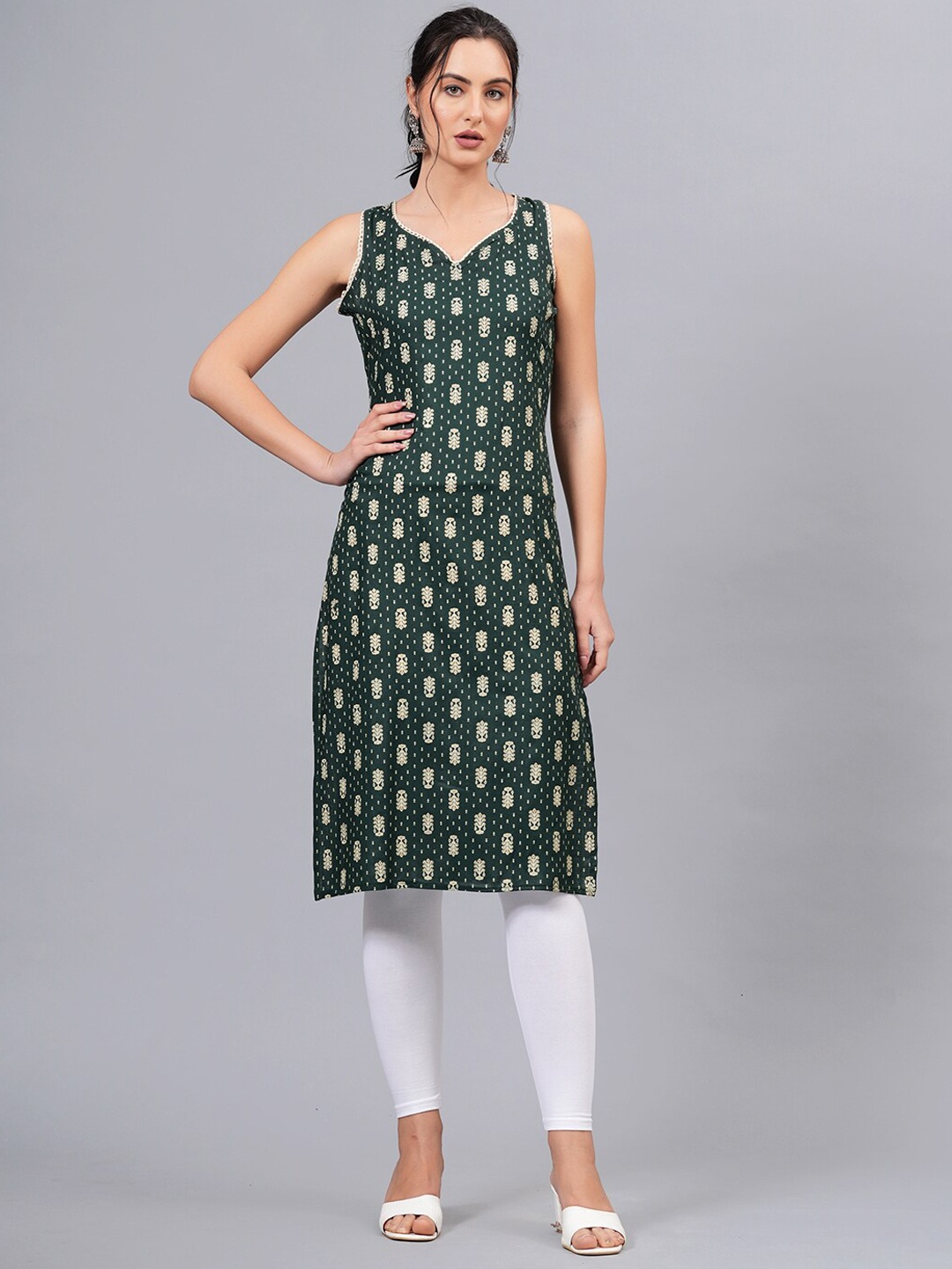 

HIGHLIGHT FASHION EXPORT Paisley V-Neck Sleeveless A-Line Kurta, Green