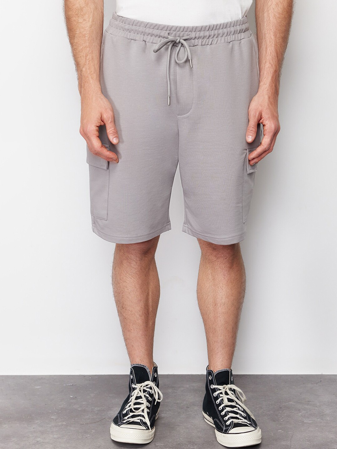 

Trendyol Men Mid-Rise Casual Cargo Shorts, Grey