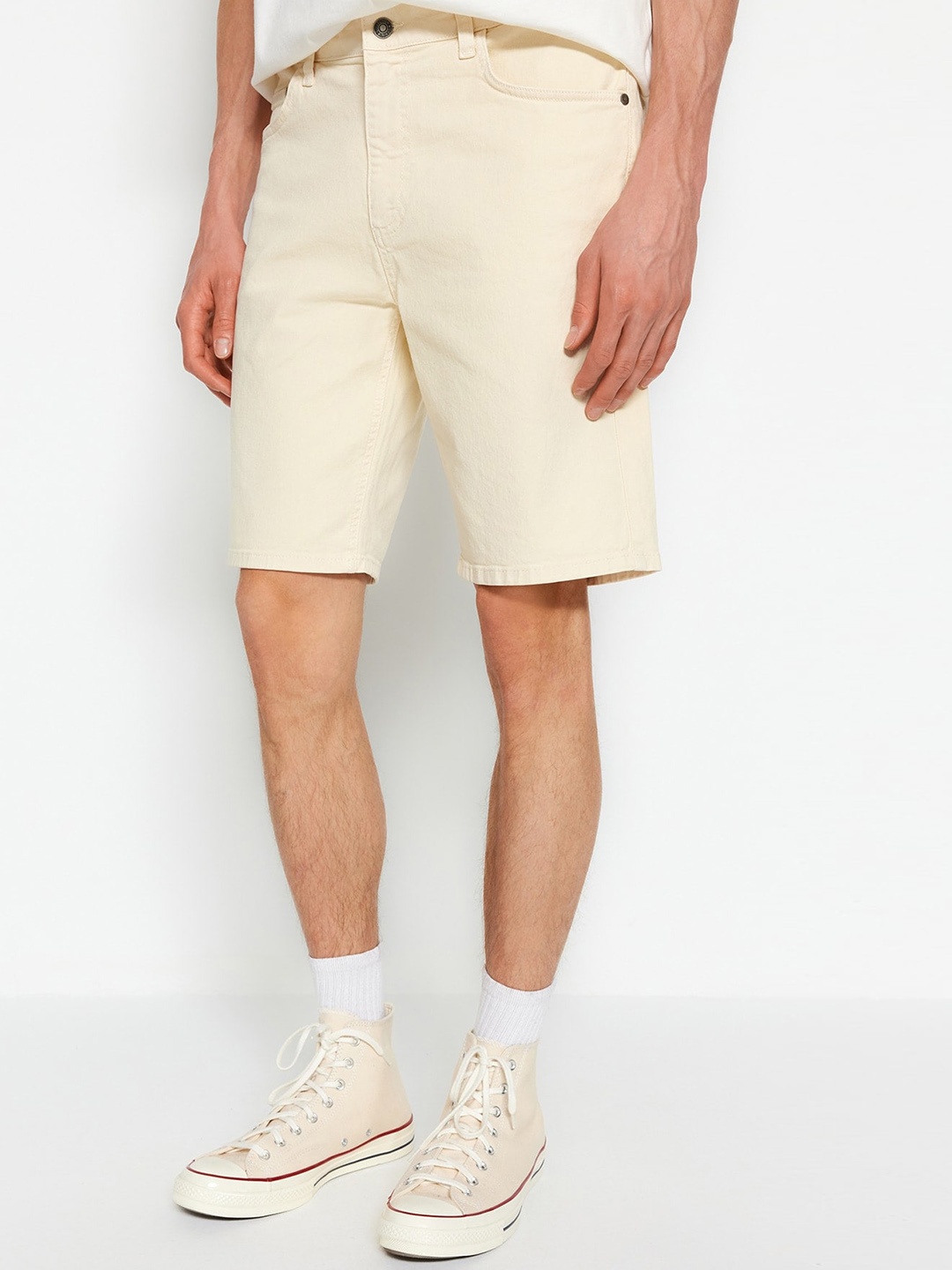 

Trendyol Men Mid-Rise Denim Shorts, Cream