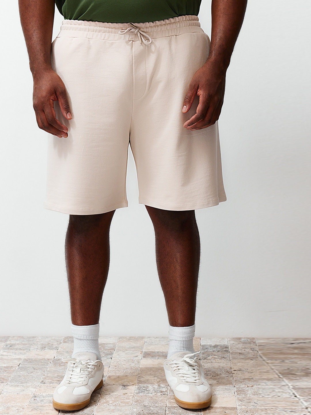 

Trendyol Men Mid-Rise Cotton Regular Fit Shorts, White