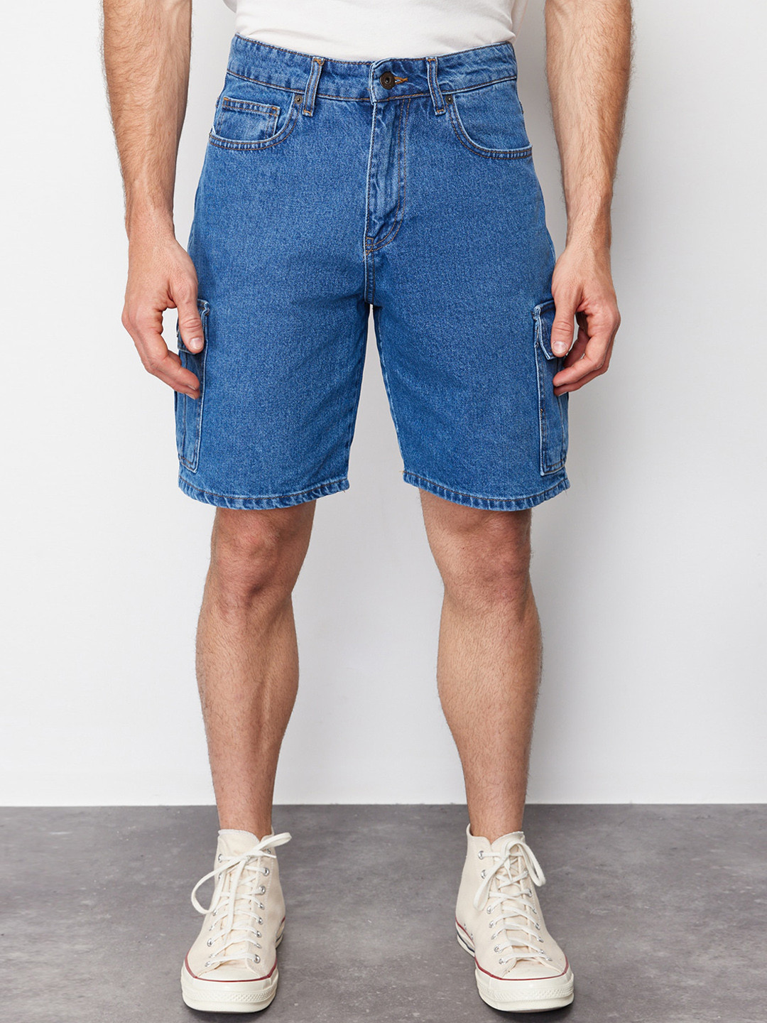 

Trendyol Men Mid-Rise Denim Shorts, Blue