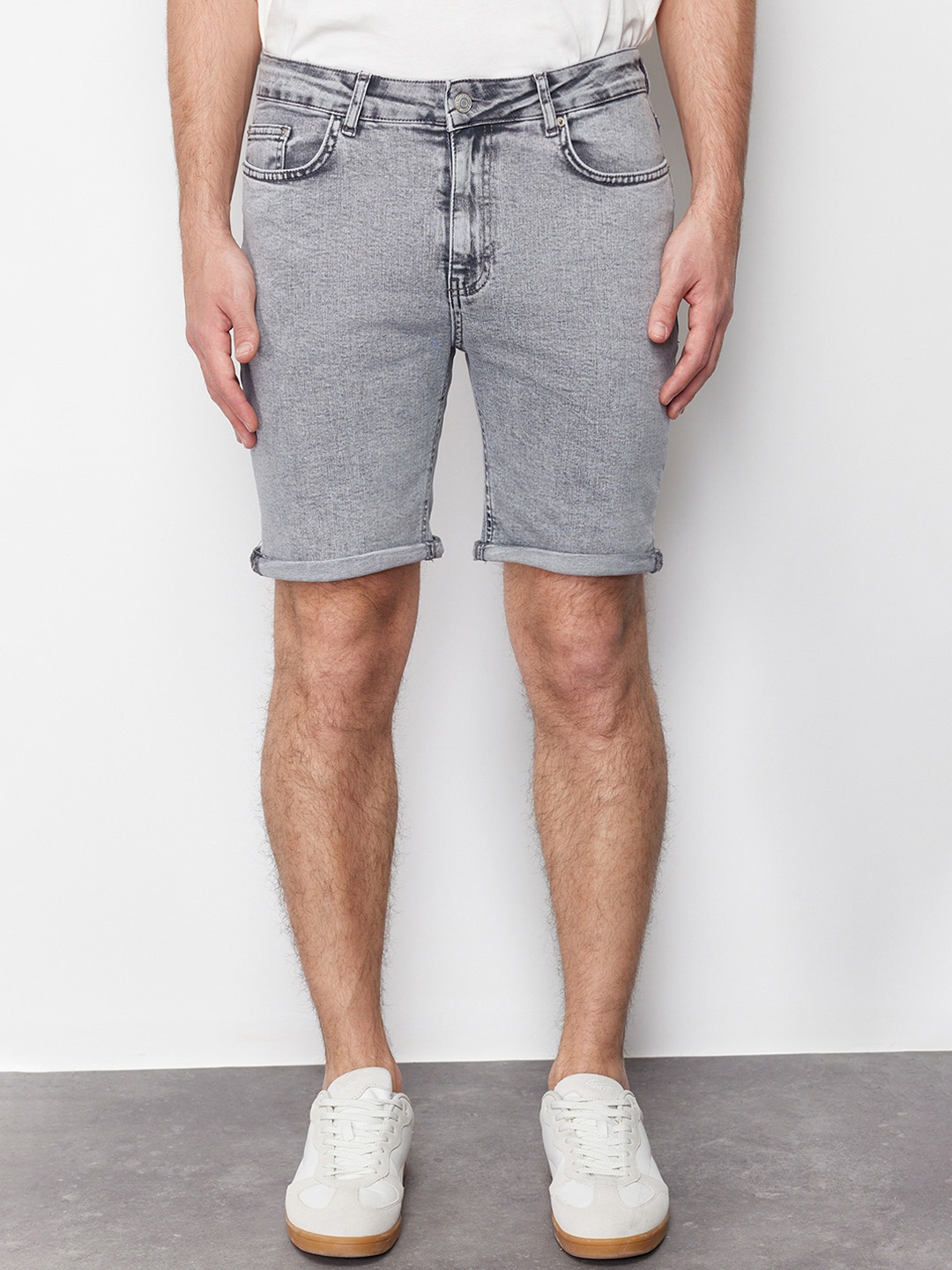 

Trendyol Men Washed Denim Shorts, Grey