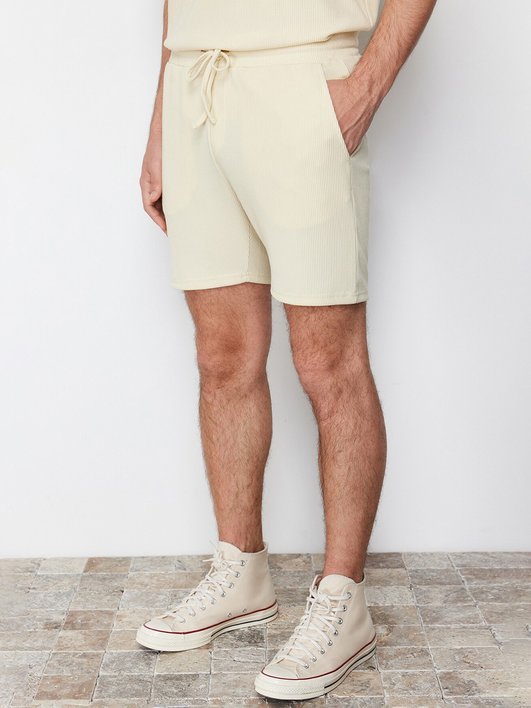 

Trendyol Men Mid-Rise Regular Fit Shorts, Off white