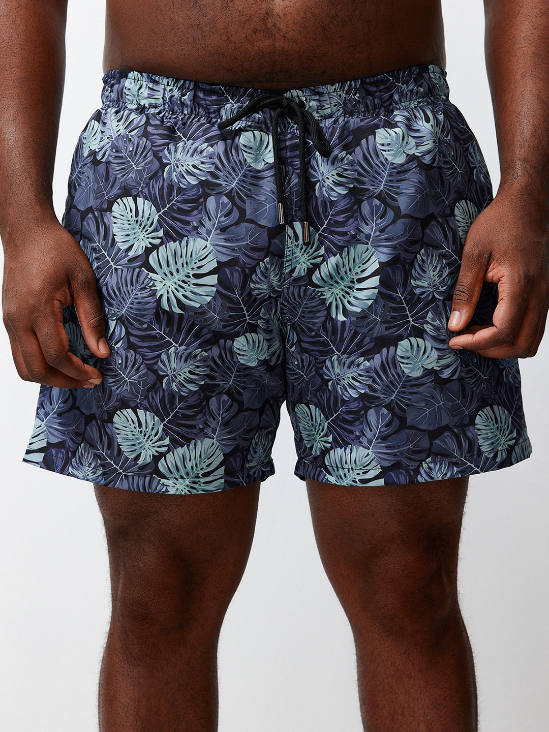 

Trendyol Men Floral Printed Mid-Rise Shorts, Blue