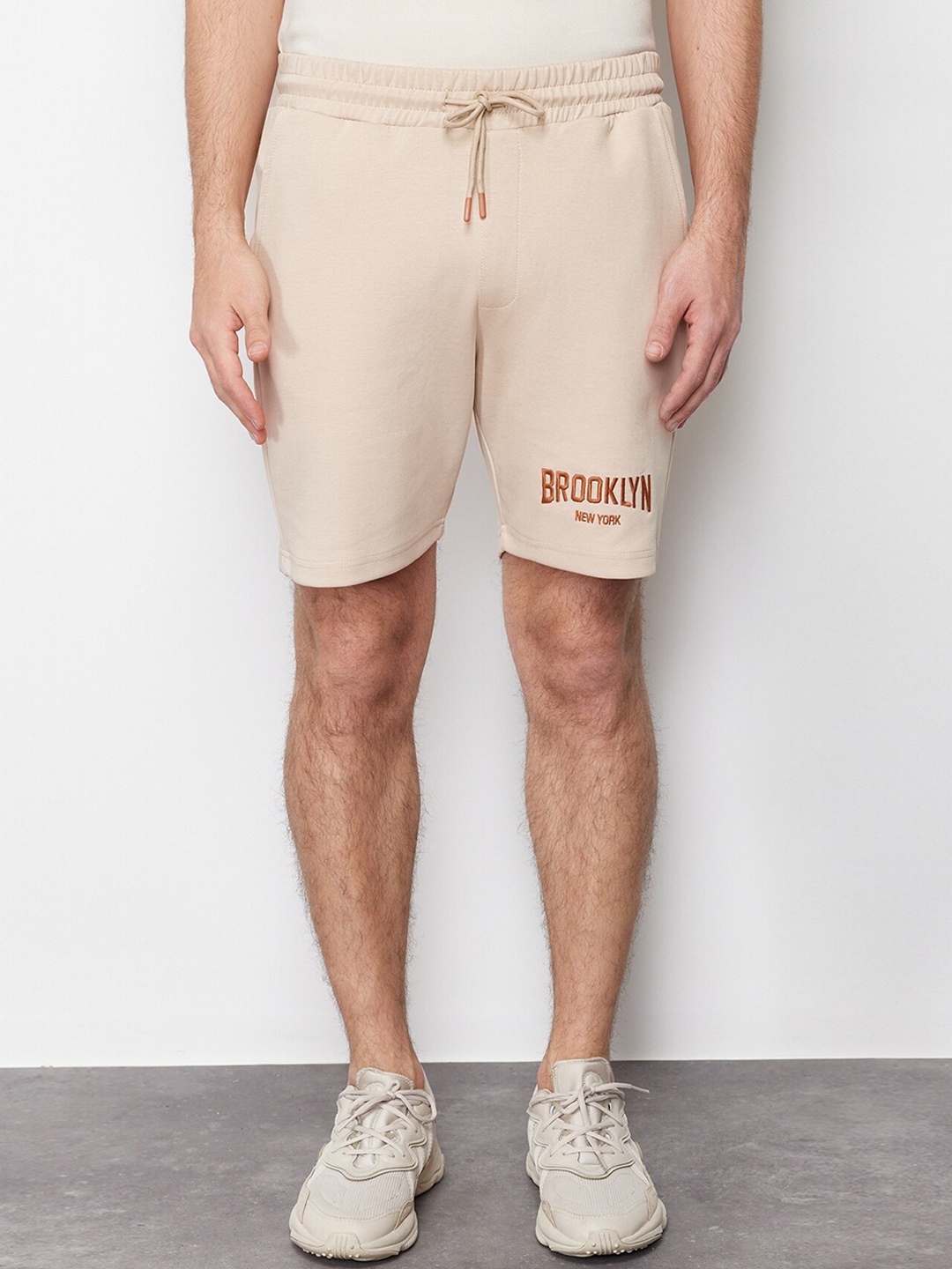 

Trendyol Men Mid-Rise Shorts, Beige