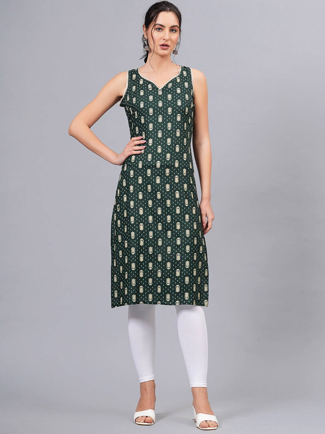 

KALINI Ethnic Motifs Printed Sweetheart Neck Sleeveless Straight Kurta, Green