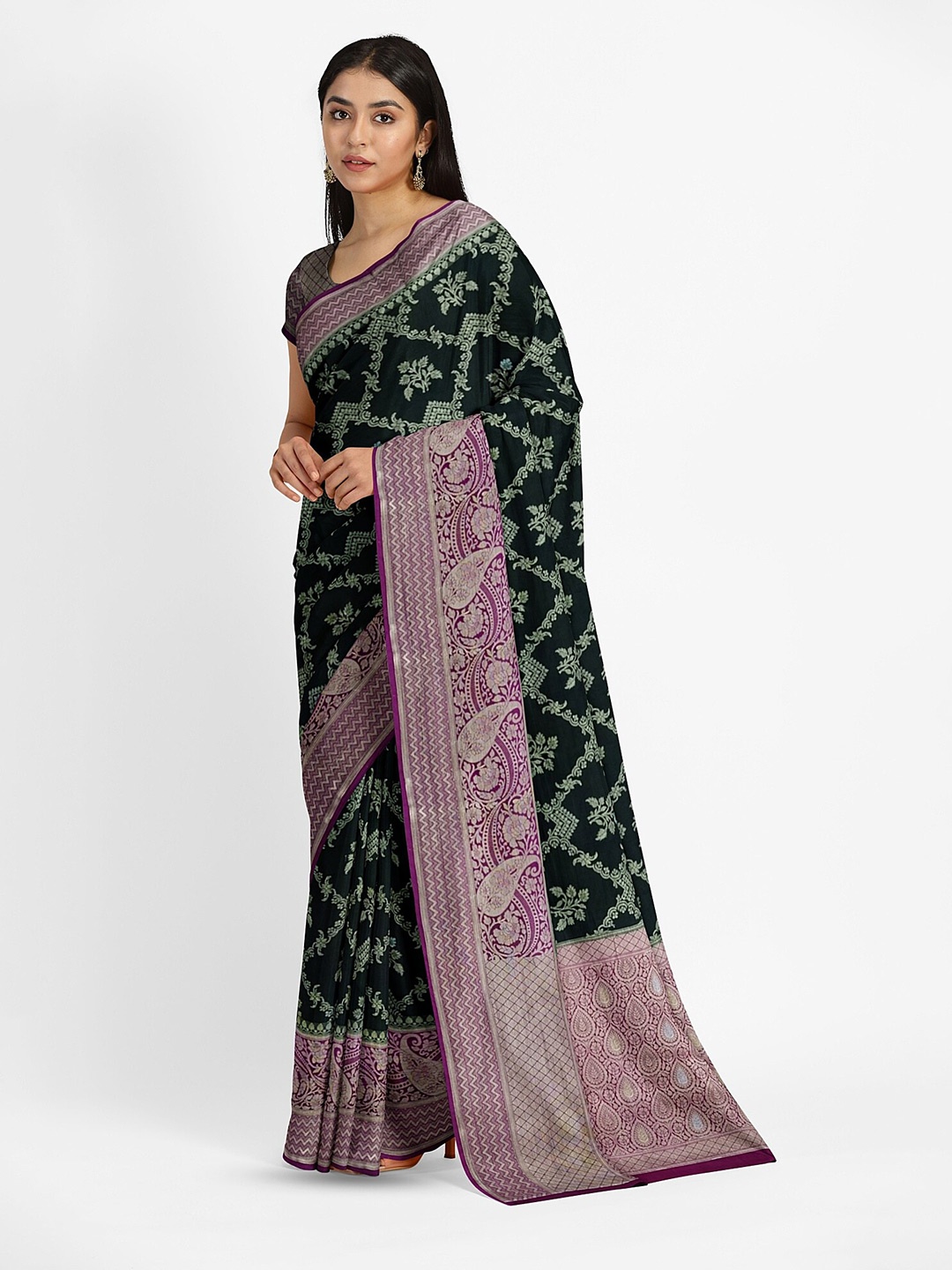 

Muskan Fashion Ethnic Motifs Woven Design Zari Pure Silk Banarasi Saree, Black