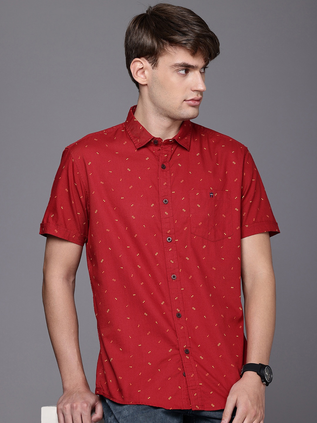 

Louis Philippe Jeans Pure Cotton Slim Fit Opaque Printed Casual Shirt, Red