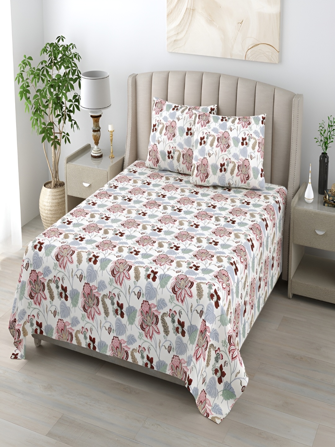 

CHICERY Brown & White Floral 210 TC Queen Bedsheet with 2 Pillow Covers