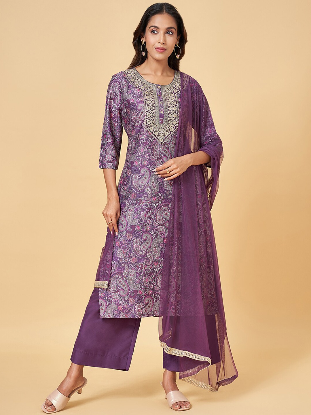 

RANGMANCH BY PANTALOONS Paisley Printed Thread Work Straight Kurta & Palazzos With Dupatta, Burgundy