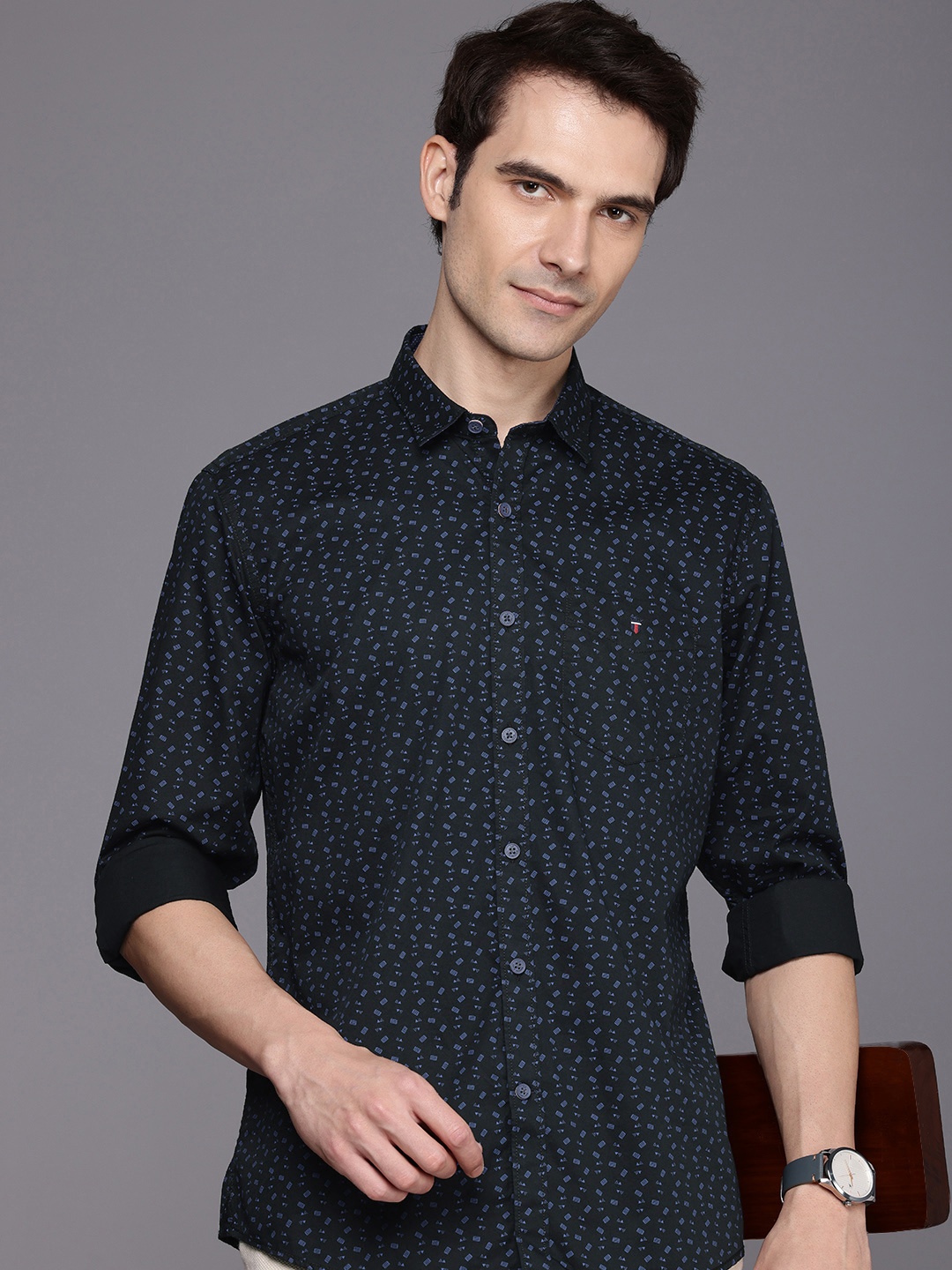 

Louis Philippe Sport Men Slim Fit Pure Cotton Printed Casual Shirt, Black