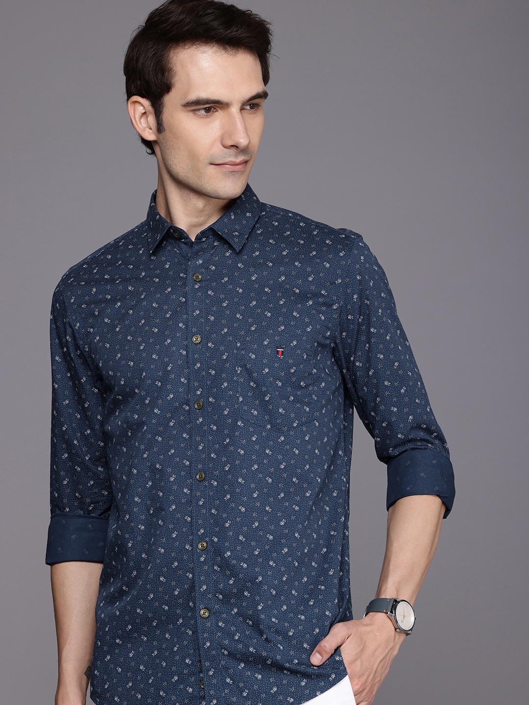 

Louis Philippe Sport Men Super Slim Fit Floral Pure Cotton Printed Casual Shirt, Navy blue