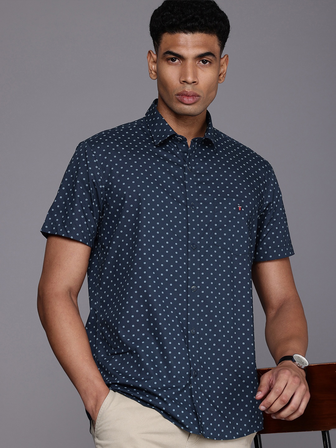 

Louis Philippe Sport Men Slim Fit Pure Cotton Printed Casual Shirt, Navy blue