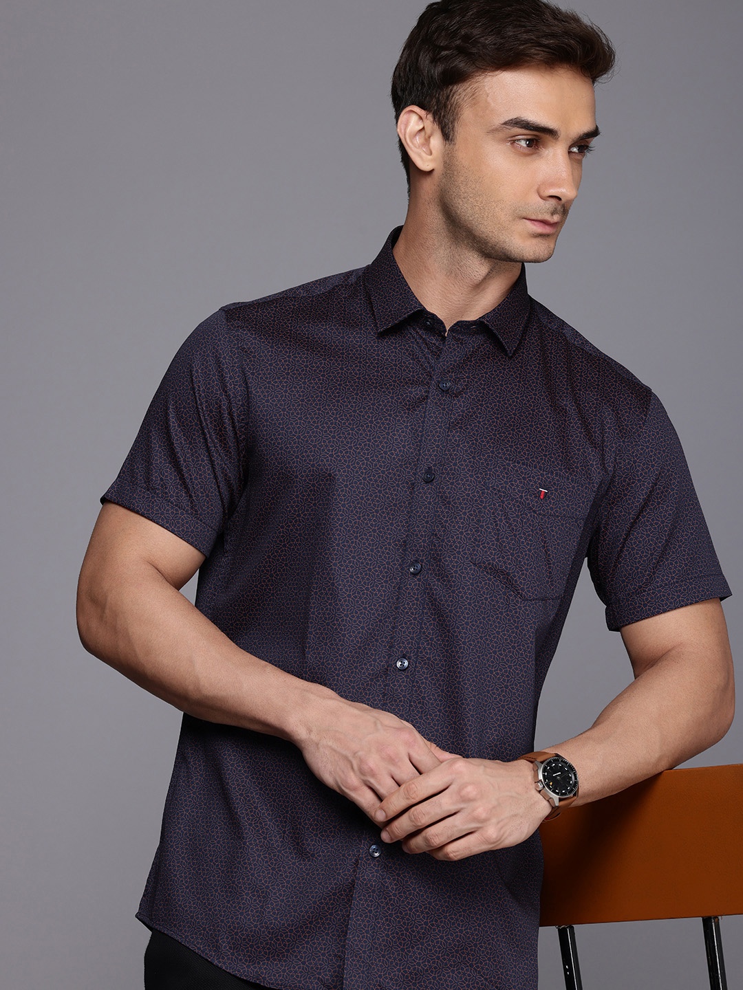 

Louis Philippe Sport Pure Cotton Slim Fit Ethnic Motifs Printed Casual Shirt, Navy blue