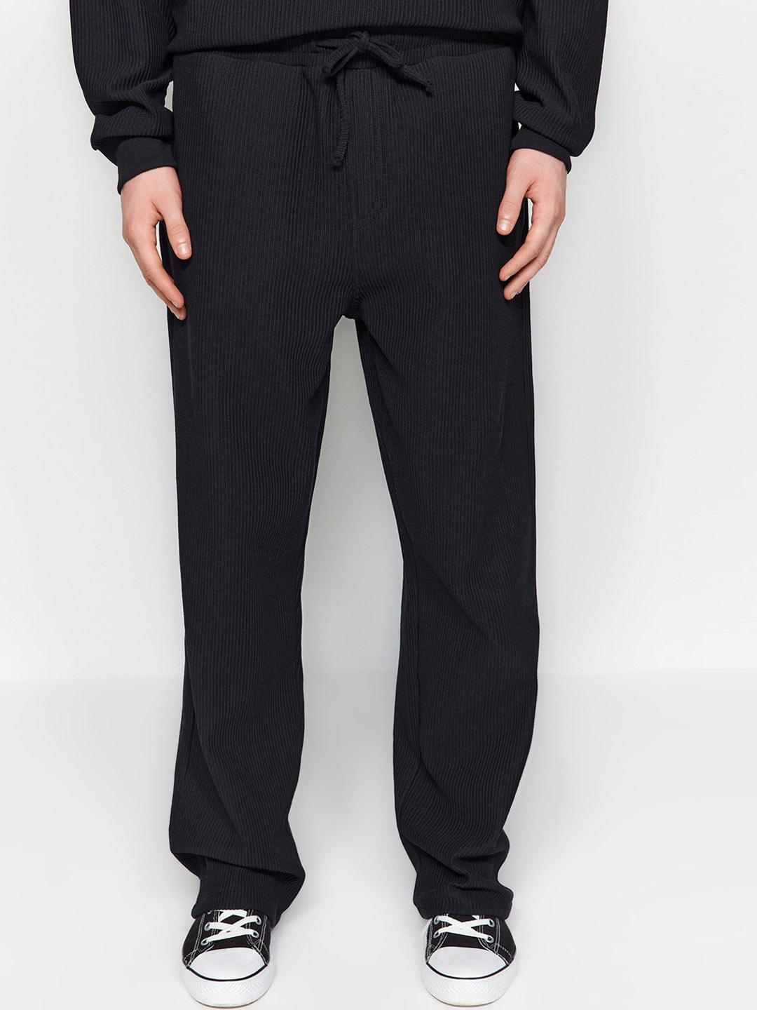 

Trendyol Men Mid Rise Track Pant, Black