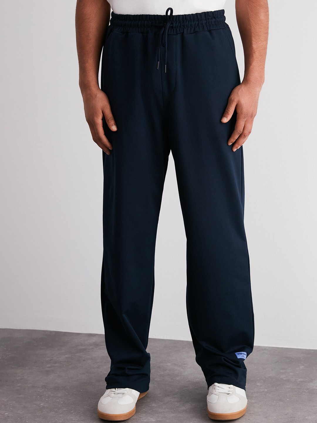 

Trendyol Men Mid Rise Track Pants, Na
