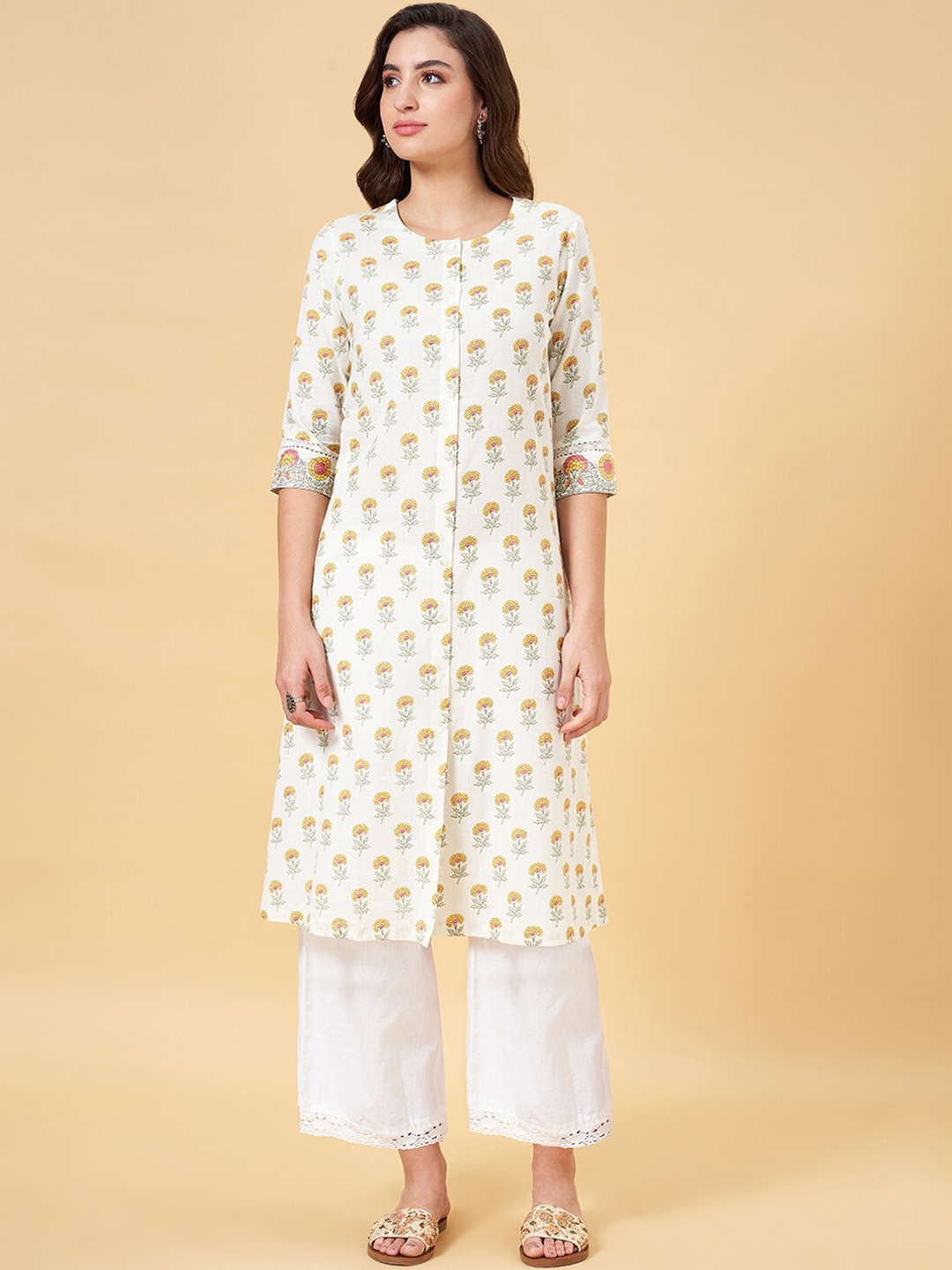 

RANGMANCH BY PANTALOONS Geometric Printed Mandarin Collar Flared Sleeves Kurta, Khaki