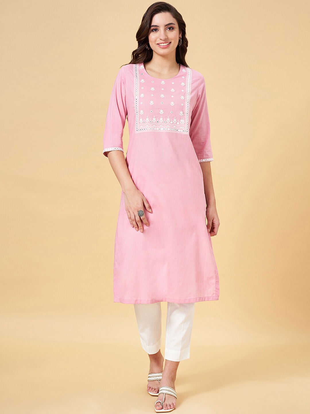 

RANGMANCH BY PANTALOONS Floral Embroidered Straight Cotton Kurta, Pink