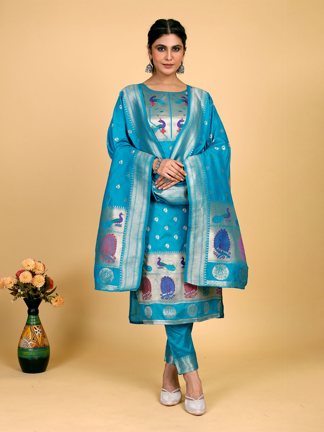 

Royal Rajgharana Saree Pure Silk Unstitched Dress Material, Turquoise blue