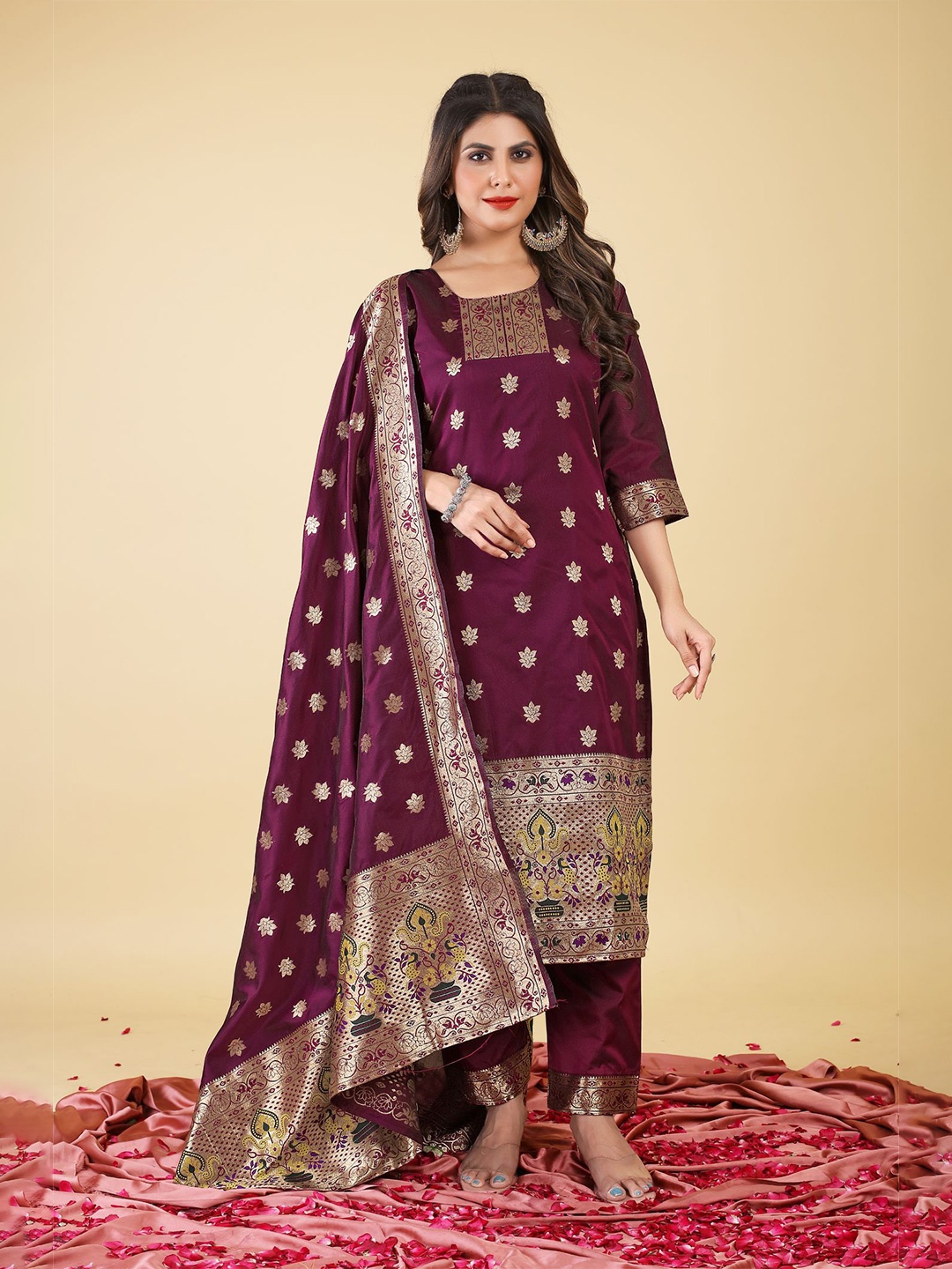 

Royal Rajgharana Saree Pure Silk Unstitched Dress Material, Brown