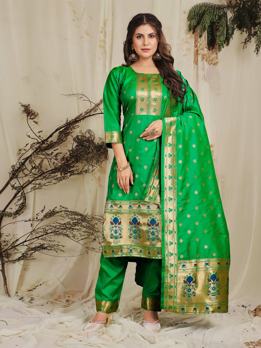 

Royal Rajgharana Saree Pure Silk Unstitched Dress Material, Green