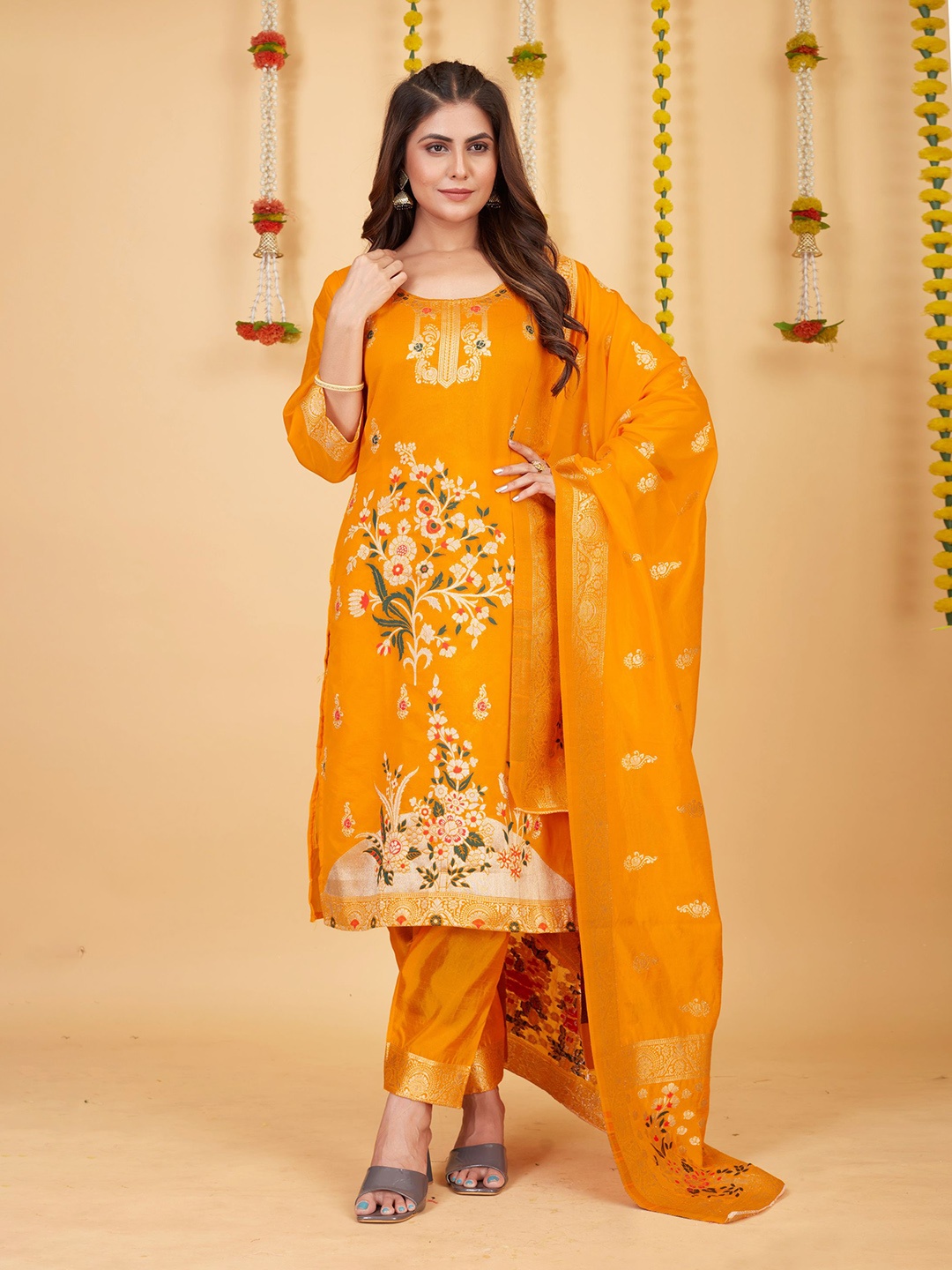 

Royal Rajgharana Saree Pure Silk Unstitched Dress Material, Orange