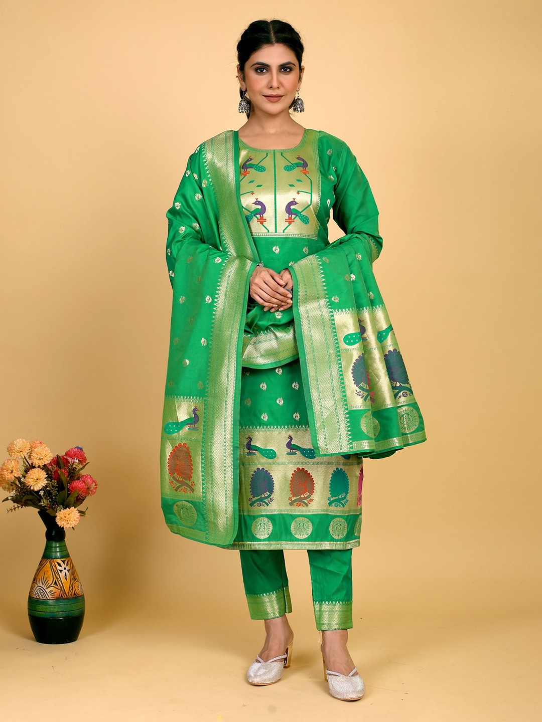 

Royal Rajgharana Saree Pure Silk Unstitched Dress Material, Green