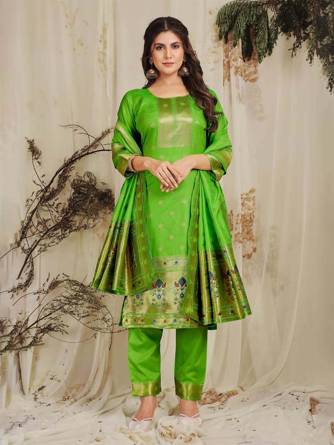 

Royal Rajgharana Saree Pure Silk Unstitched Dress Material, Lime green