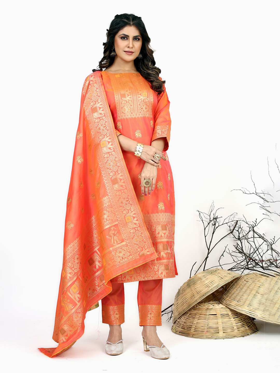 

Royal Rajgharana Saree Woven Design Zari Saree Pure Silk Unstitched Dress Material, Orange