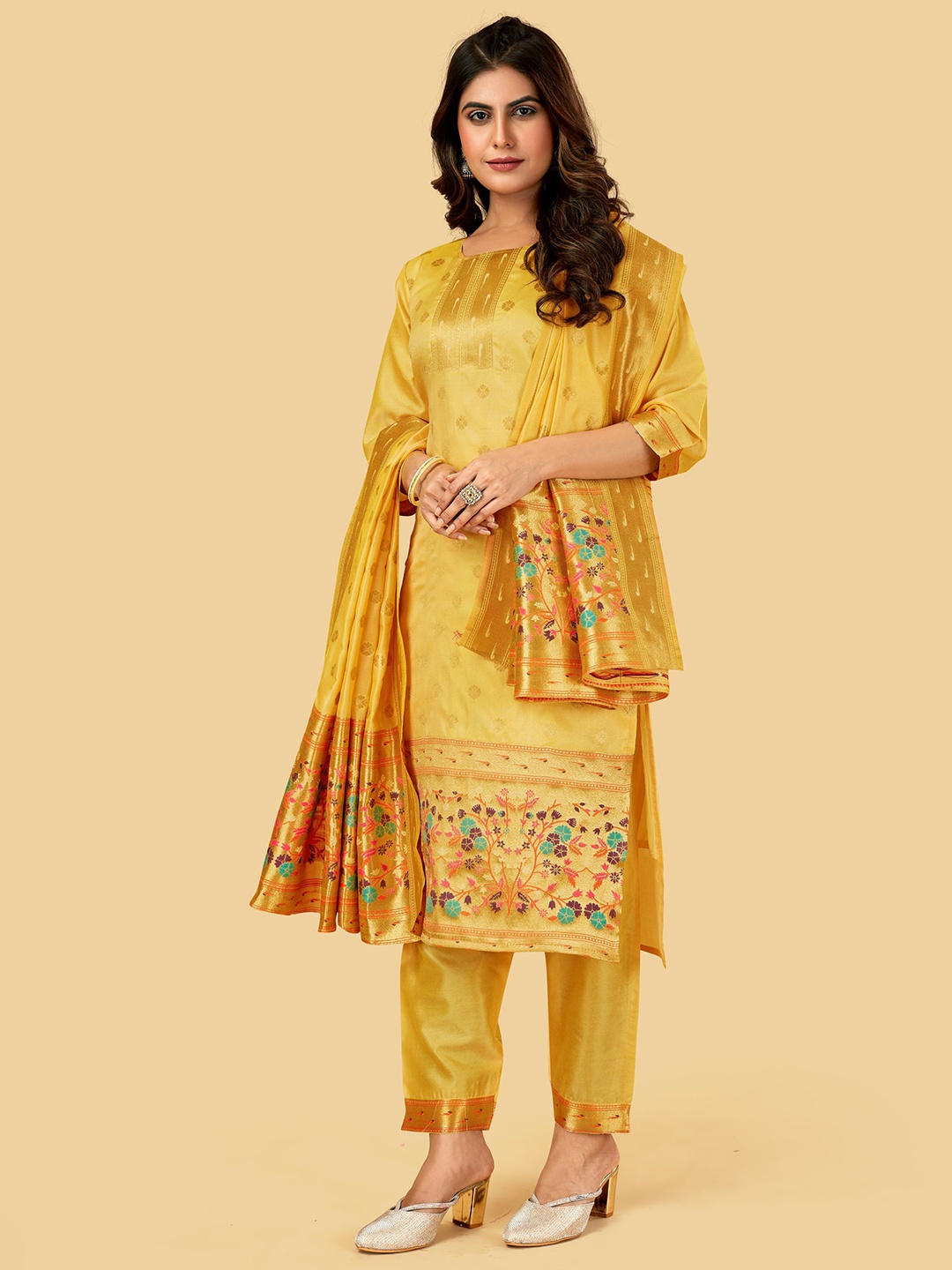 

Royal Rajgharana Saree Pure Silk Unstitched Dress Material, Cream