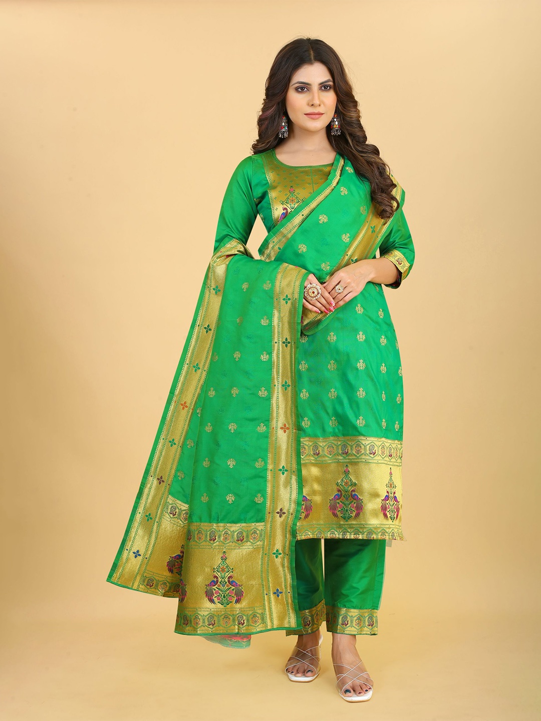 

Royal Rajgharana Saree Pure Silk Unstitched Dress Material, Green