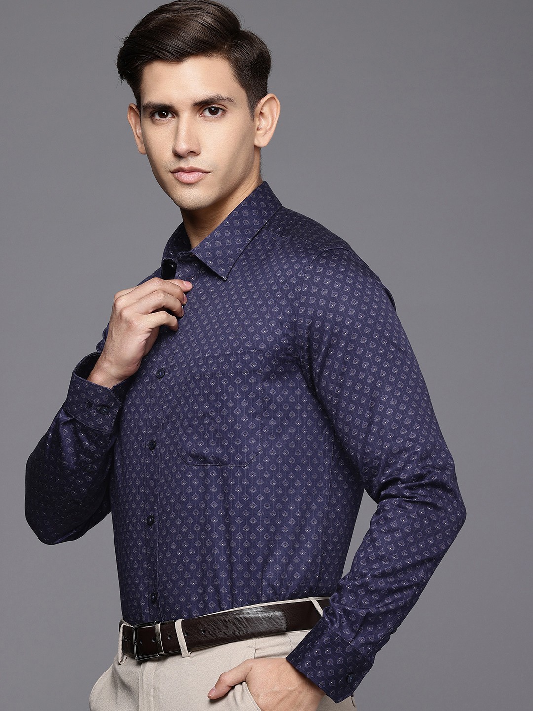

Louis Philippe Men Slim Fit Pure Cotton Formal Shirt, Navy blue