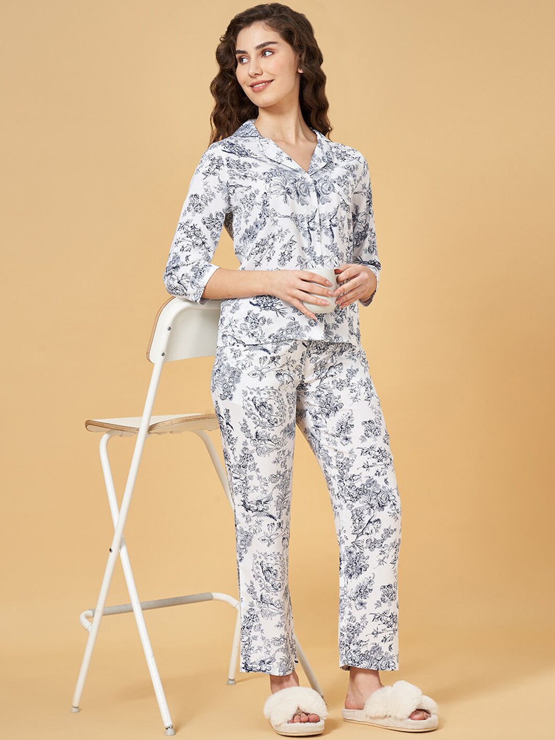 

Dreamz by Pantaloons Floral Printed Lapel Collar Shirt With Pyjamas, White