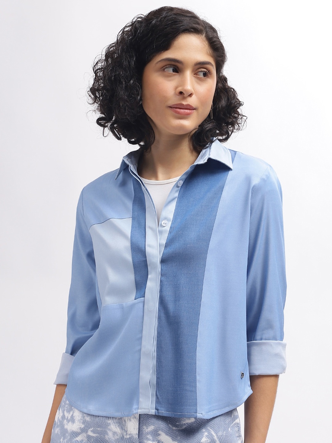 

Iconic Striped Spread Collar Pure Cotton Casual Shirt, Blue