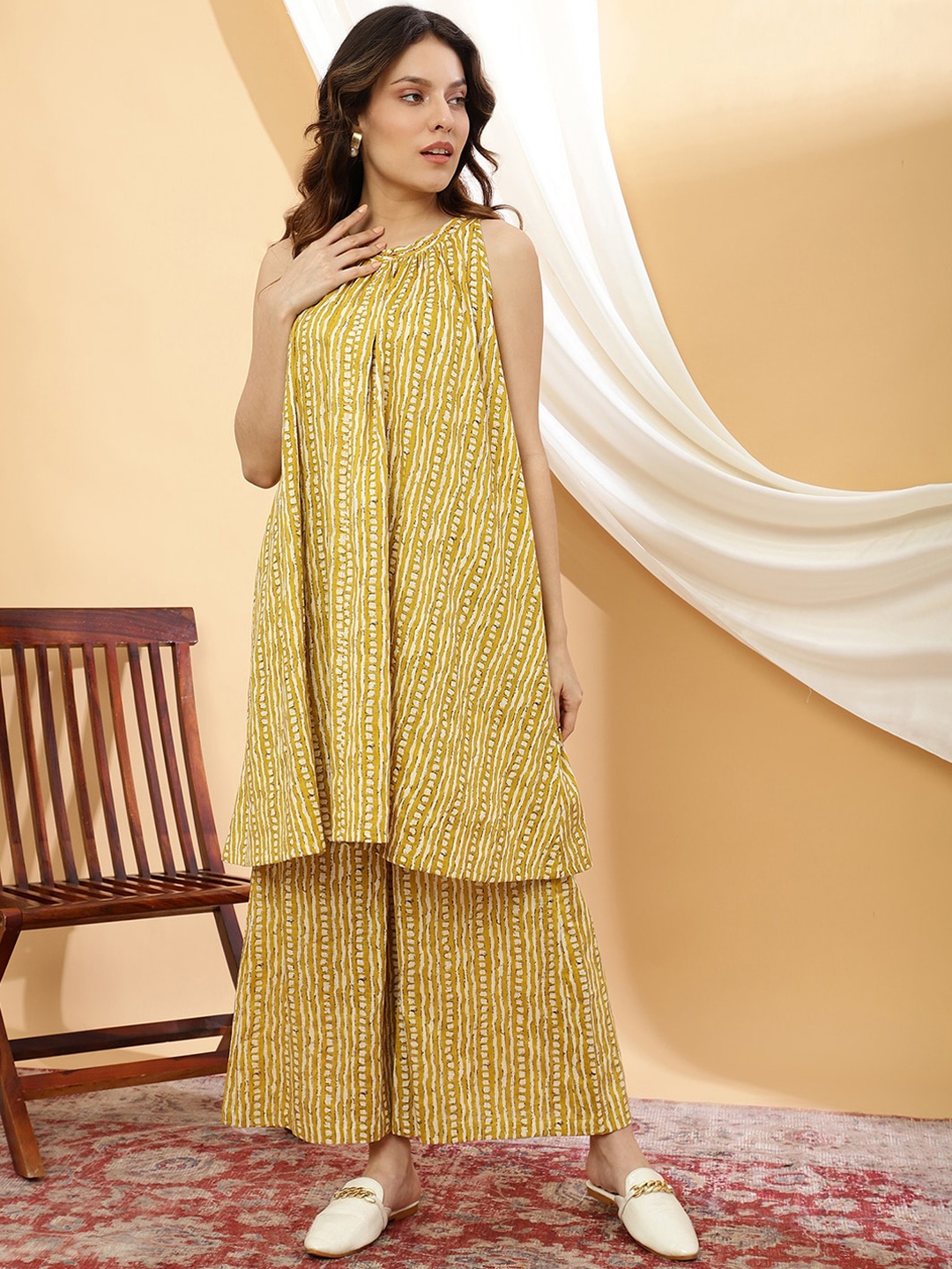 

Sringam Printed Pure Cotton Tunic With Trousers, Yellow