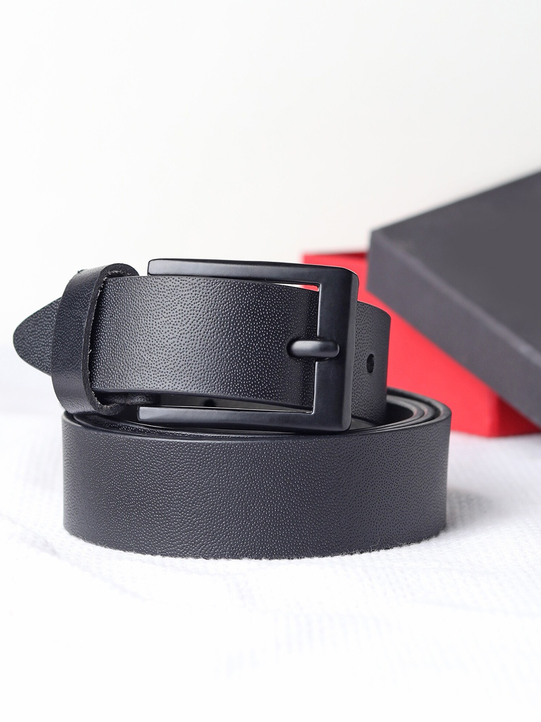 

The Roadster Lifestyle Co. Men Black Textured Leather Belt