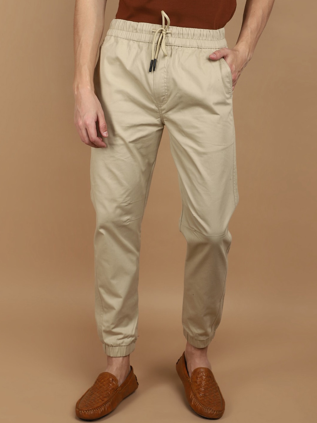 

V-Mart Men Mid-Rise Cotton Cargo Joggers Trousers, Khaki